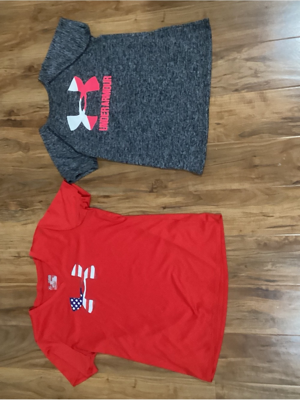 Under Armour Girls Short Sleeve Heather Gray Tee with Pink & White Logo